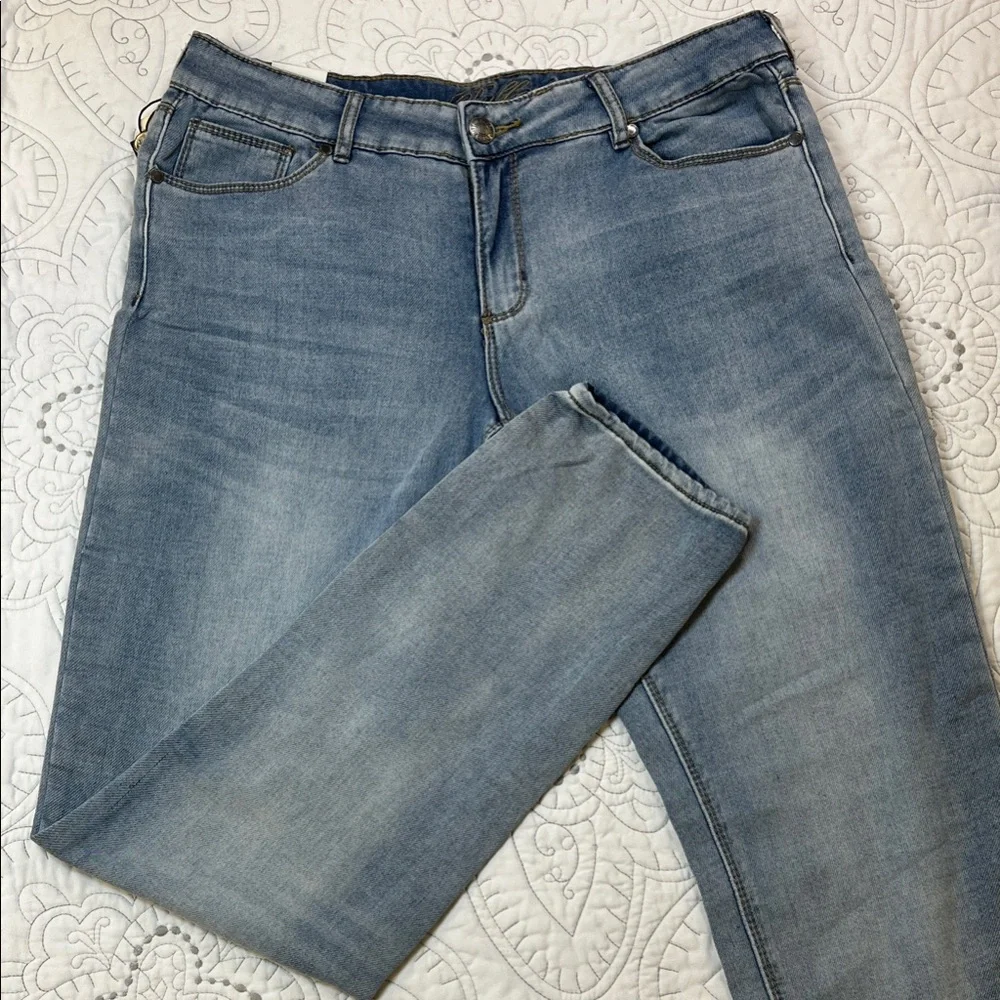 Buffalo Jeans Mimi Boyfriend Mid Rise Slim Women's Jeans NWT Size 30 - Picture 1 of 8